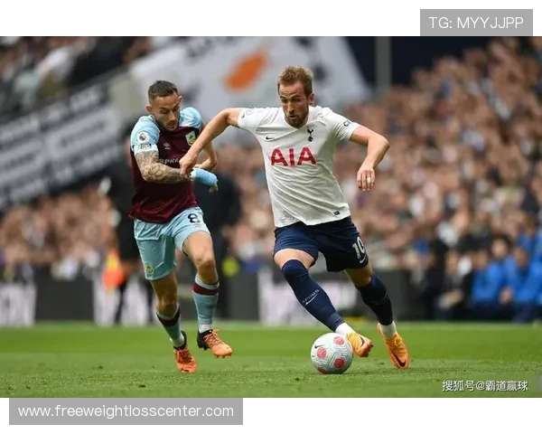 热刺后防线表现波动,防守压制能力不足正制约球队赛季走势变化 热刺后防线表现波动,防守压制能力不足正制约球队赛季走势变化