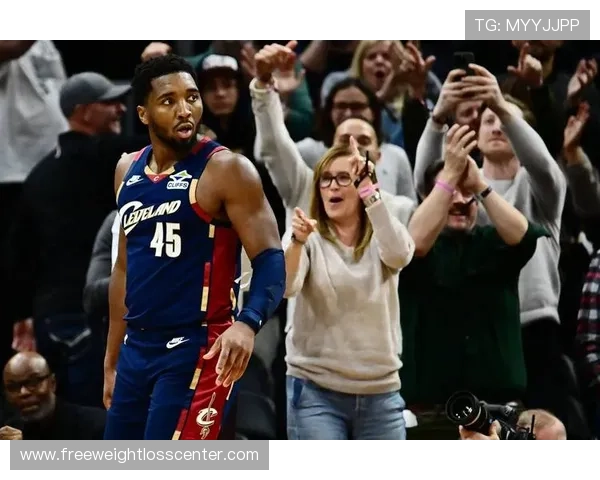 多诺万·米切尔突破带动进攻节奏显著提升球队关键时刻得分效率